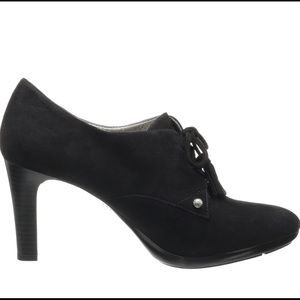 Anne Klein Black Pumps